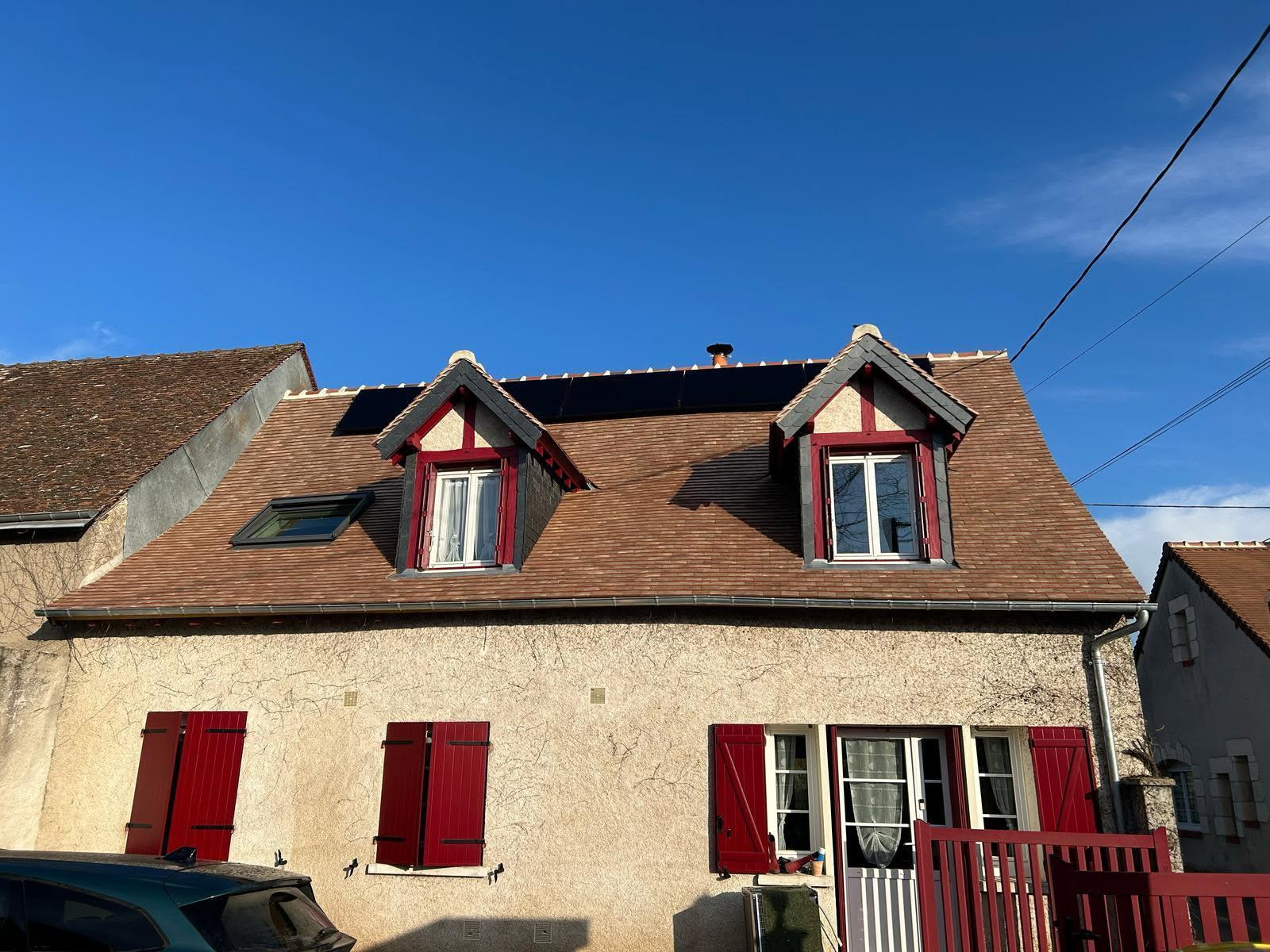 REFECTION DE COUVERTURE + ISOLATION DE LA COUVERTURE + 3KWc SUR VEUZAIN SUR LOIRE