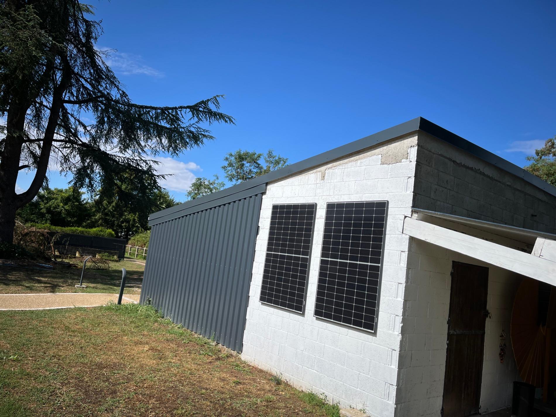 Reprise d'une couverture en tôle bac acier à la suite d'une tempête sur la commune de HUISSEAU-SUR-COSSON