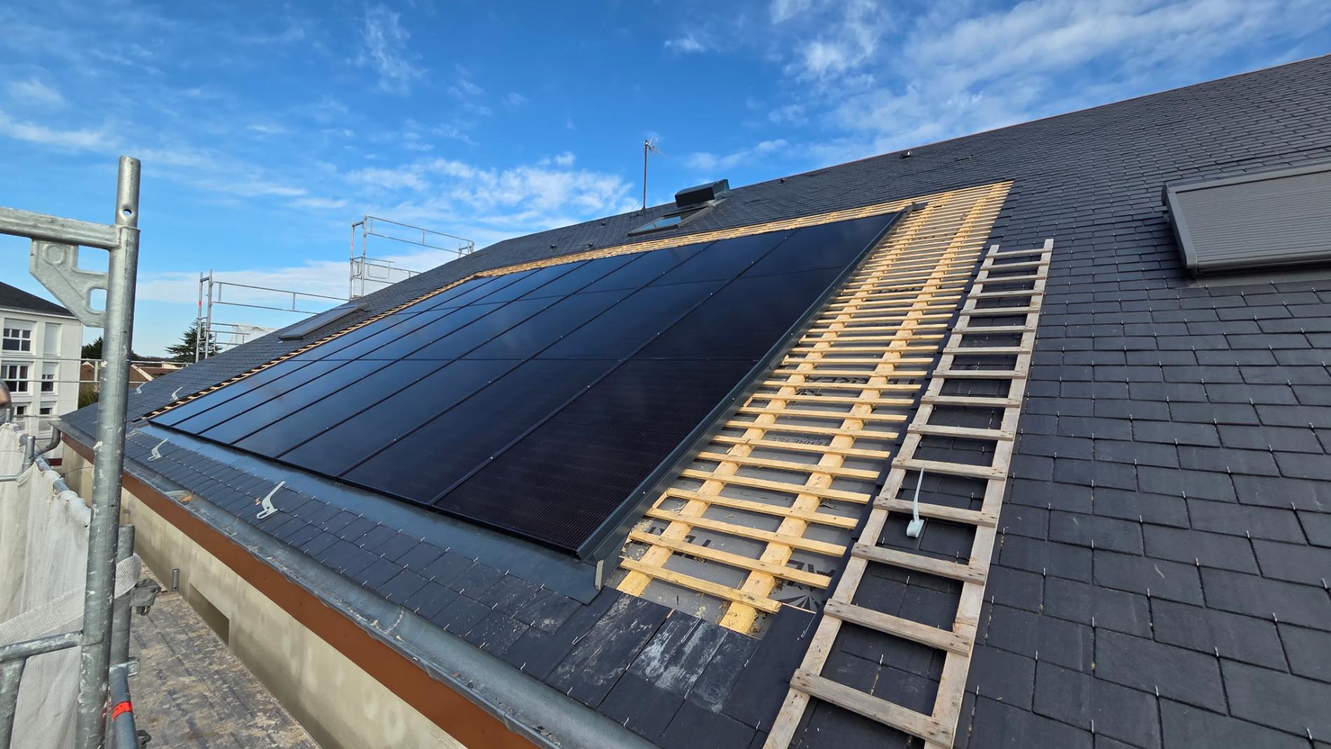 Pose d'une installation photovoltaïque en intégré bati